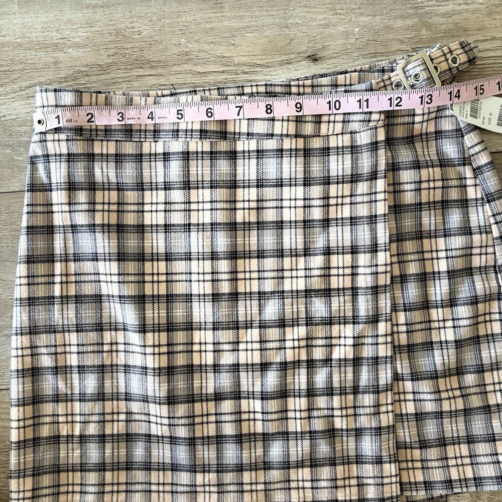 NEW Sky & Sparrow Mini Skirt Size M Tan Wrap Plaid‎ Preppy Academia Schoolgirl - Picture 3 of 5